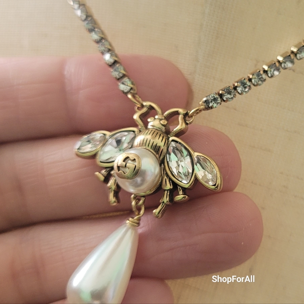 Gucci Bee Necklace with Crystal Chain & Drop Pearl | Fashion - Picture 13 of 13
